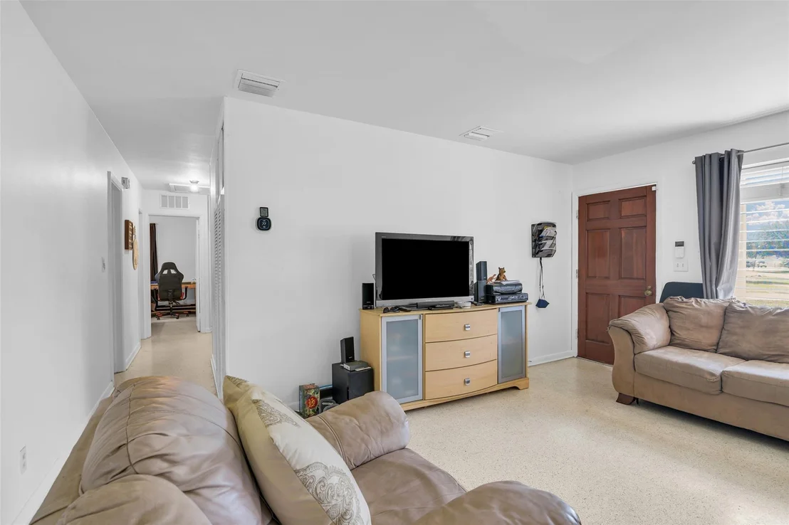 Photo of 300 Cavalier Road