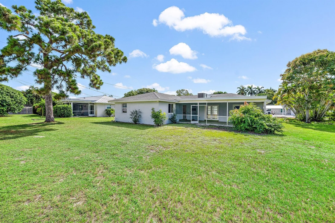 Photo of 19359 Gulfstream Drive
