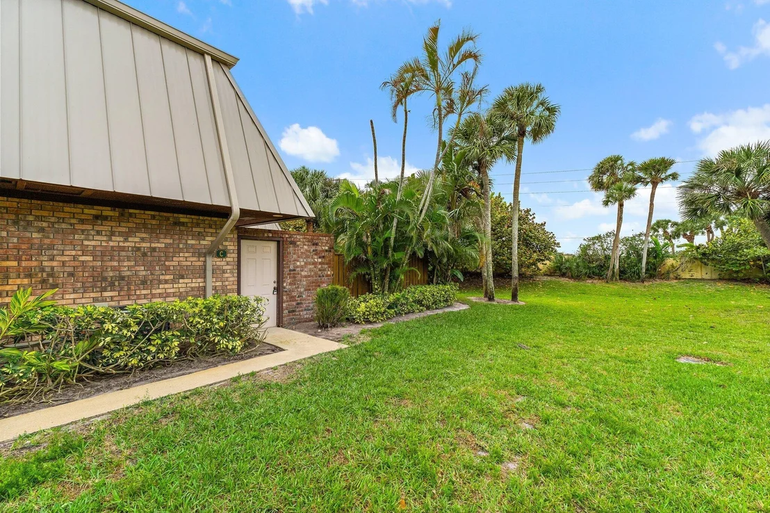 Photo of Unit 7C at 1420 Ocean Way
