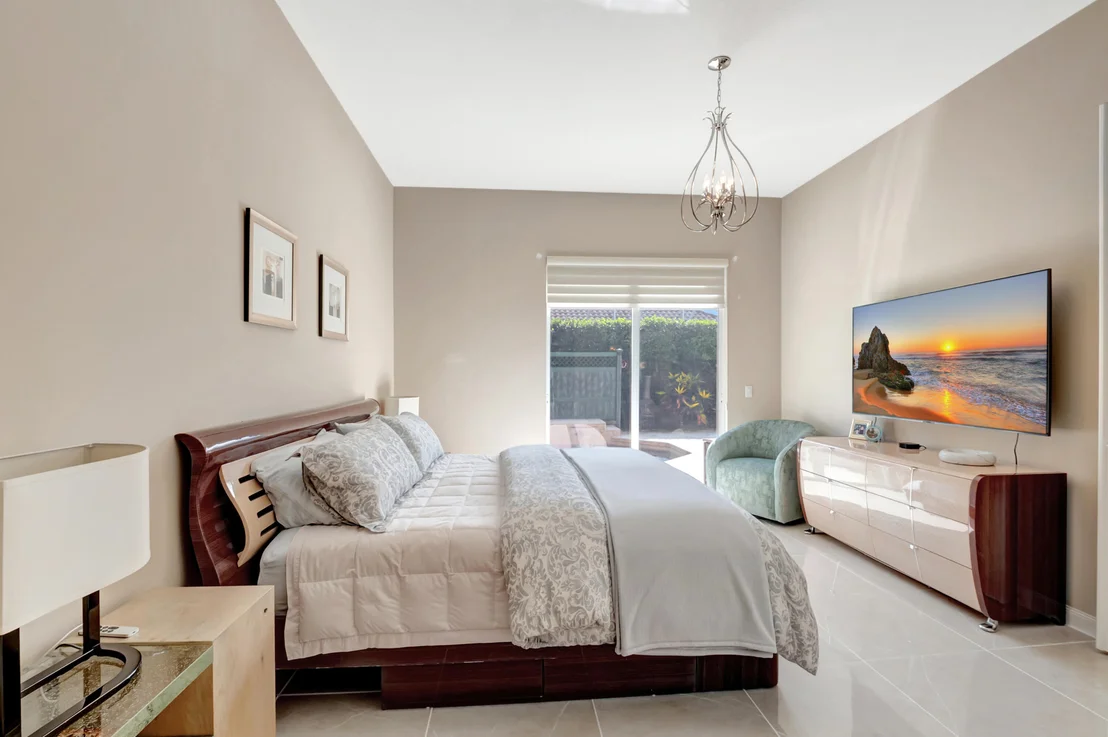 Photo of 4786 Temple Drive