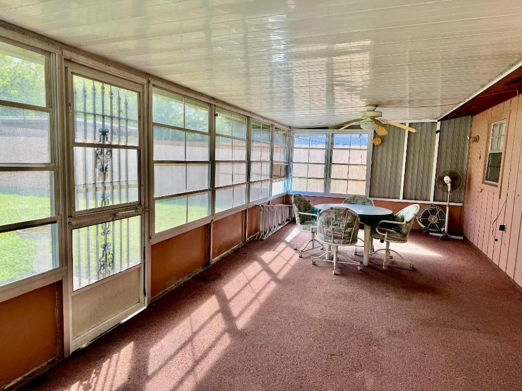 Photo of 1397 Lake Drive W