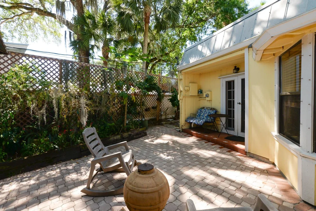 Photo of 576 SW Rustic Circle