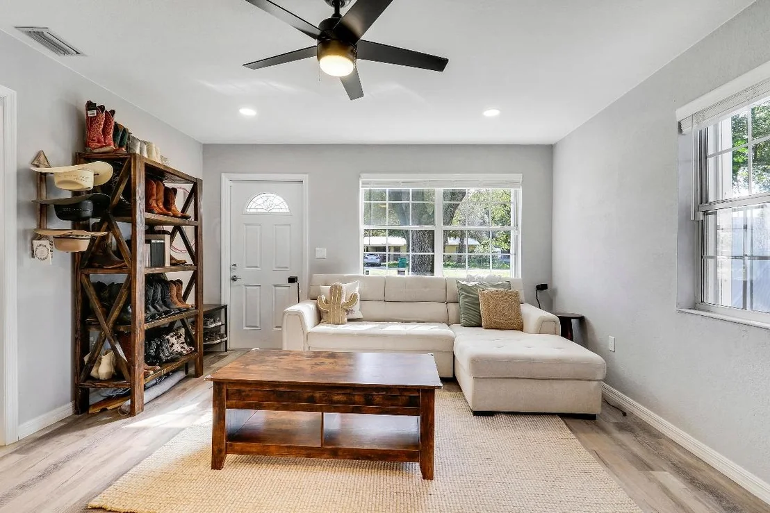 Photo of 1002 NW 7th Street