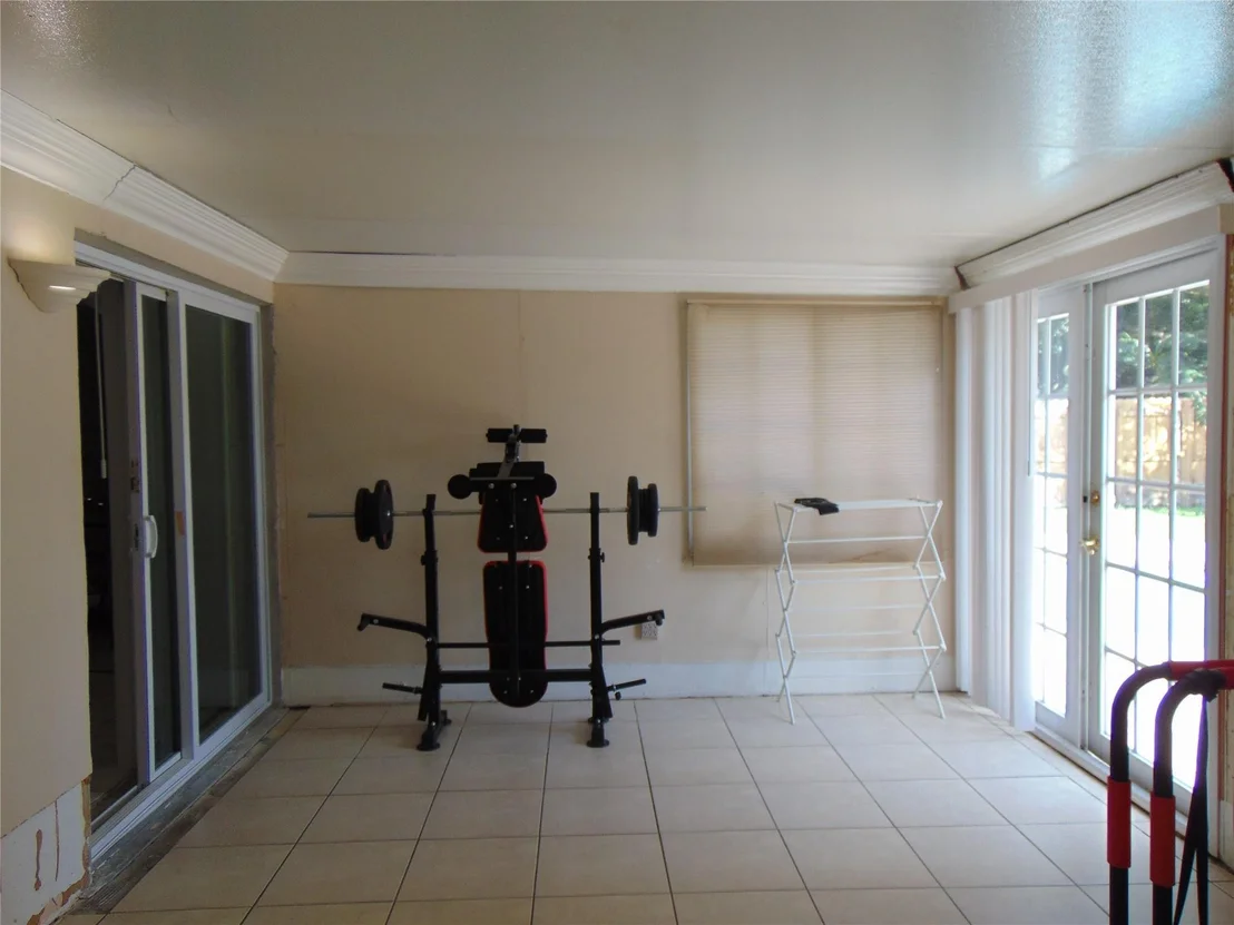 Photo of 6512 NW 9th Street