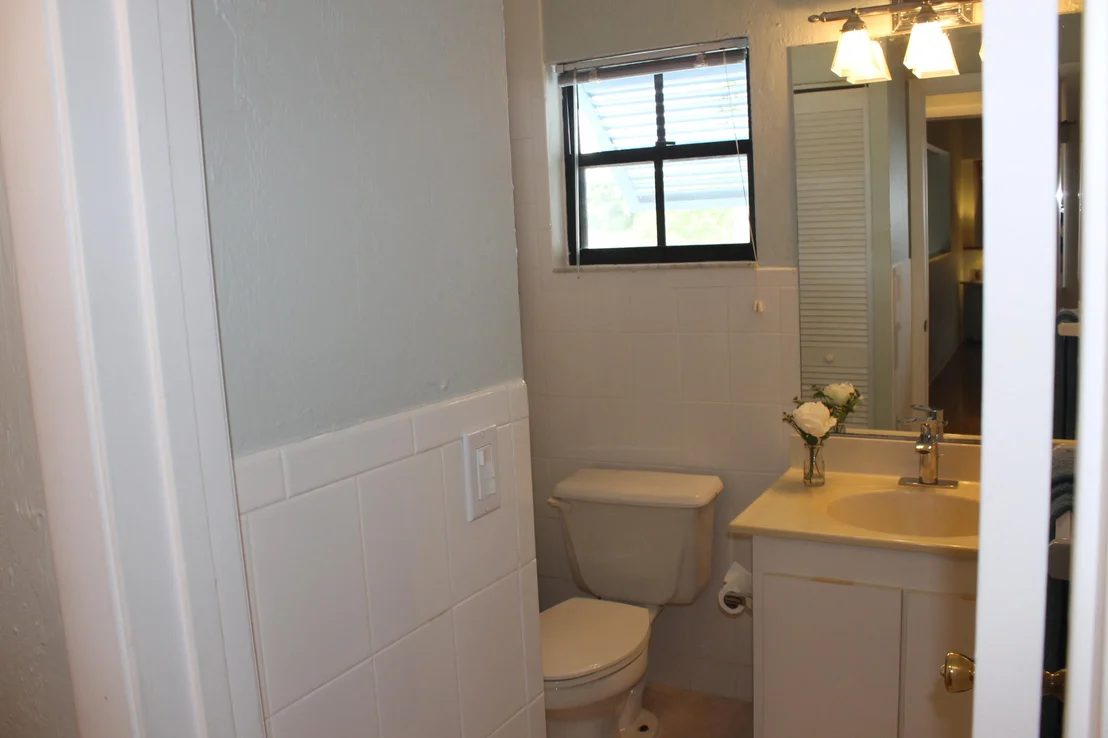 Photo of 945 NW Le Grace Circle
