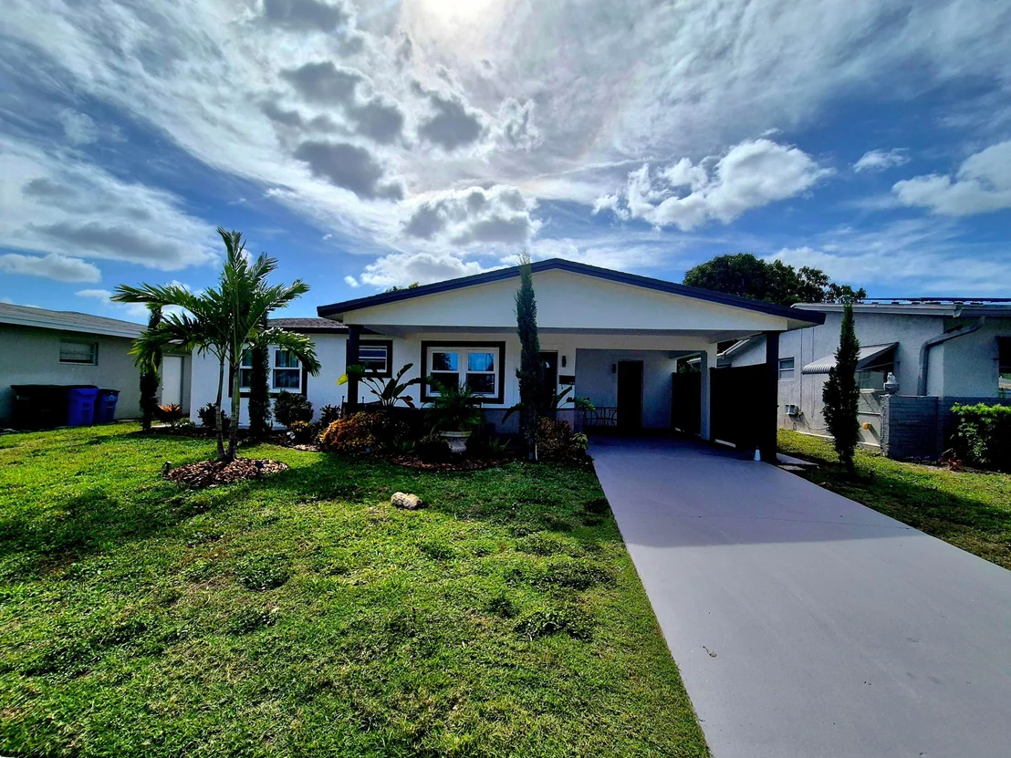 Photo of 1015 NW 68th Avenue