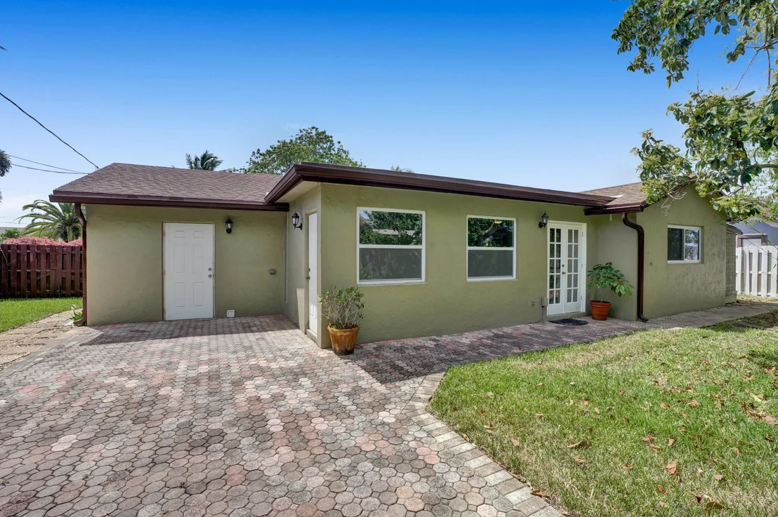 Photo of 505 Heron Drive