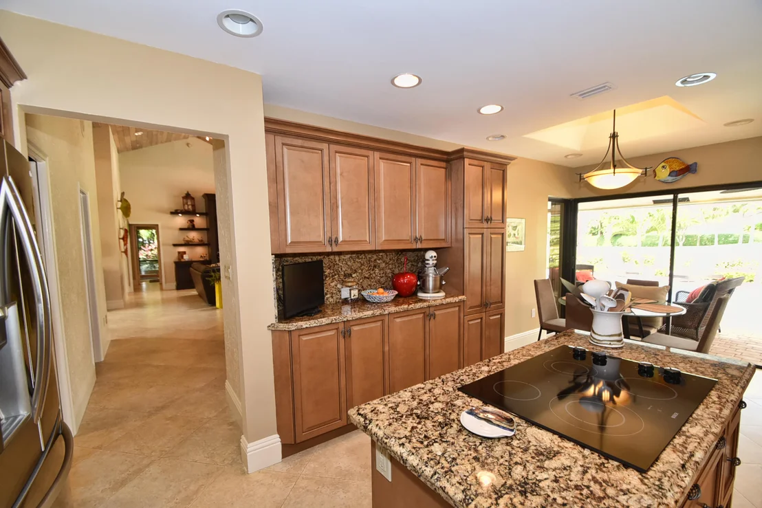 Photo of 3943 Live Oak Boulevard