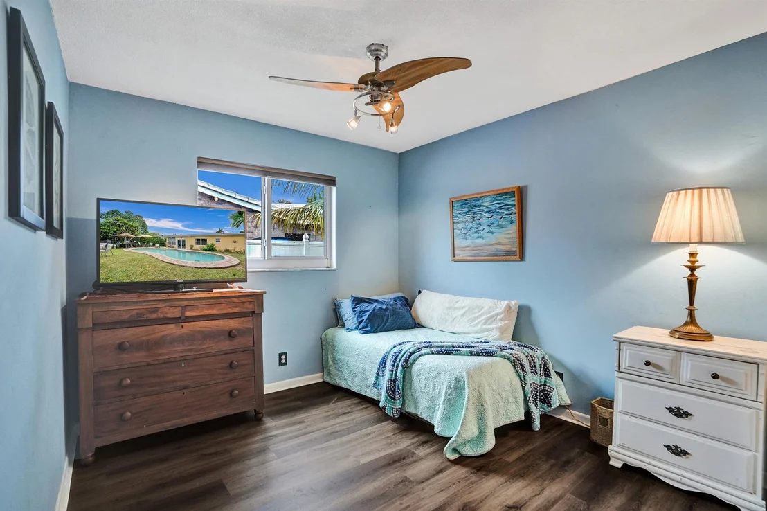 Photo of 607 SE 7th Avenue