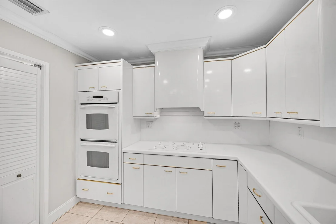 Photo of 2585 SE 6th Street