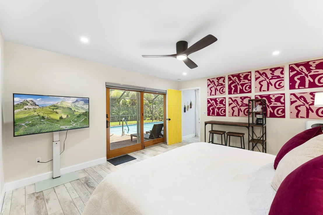 Photo of 8416 Pine Tree Lane