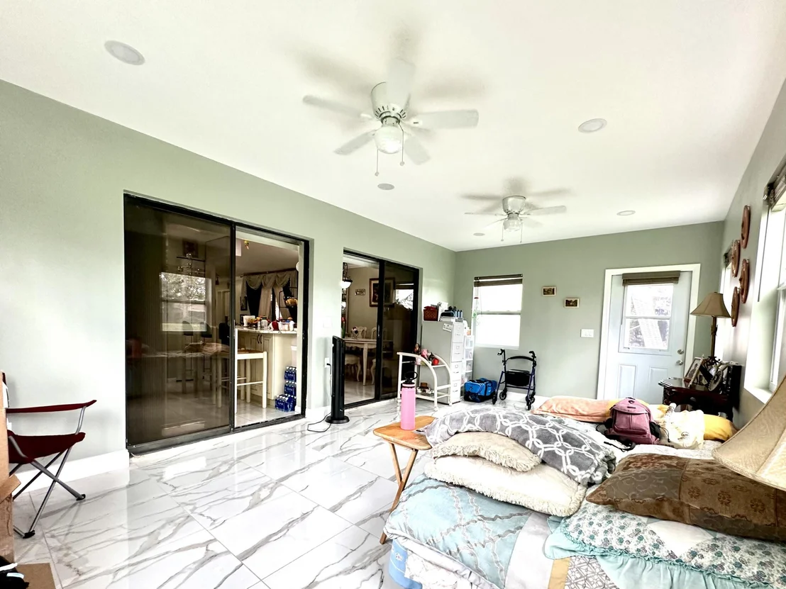 Photo of 5254 Mirror Lakes Boulevard