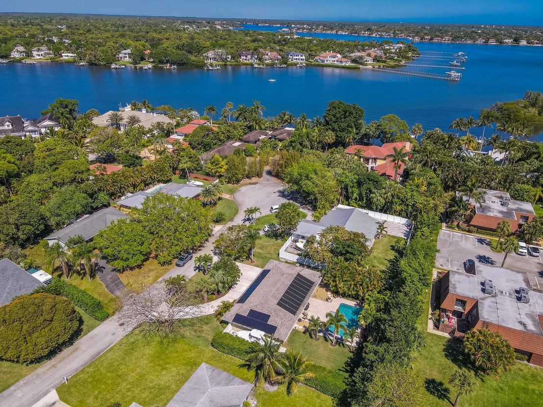 Photo of 5116 Laird Lane