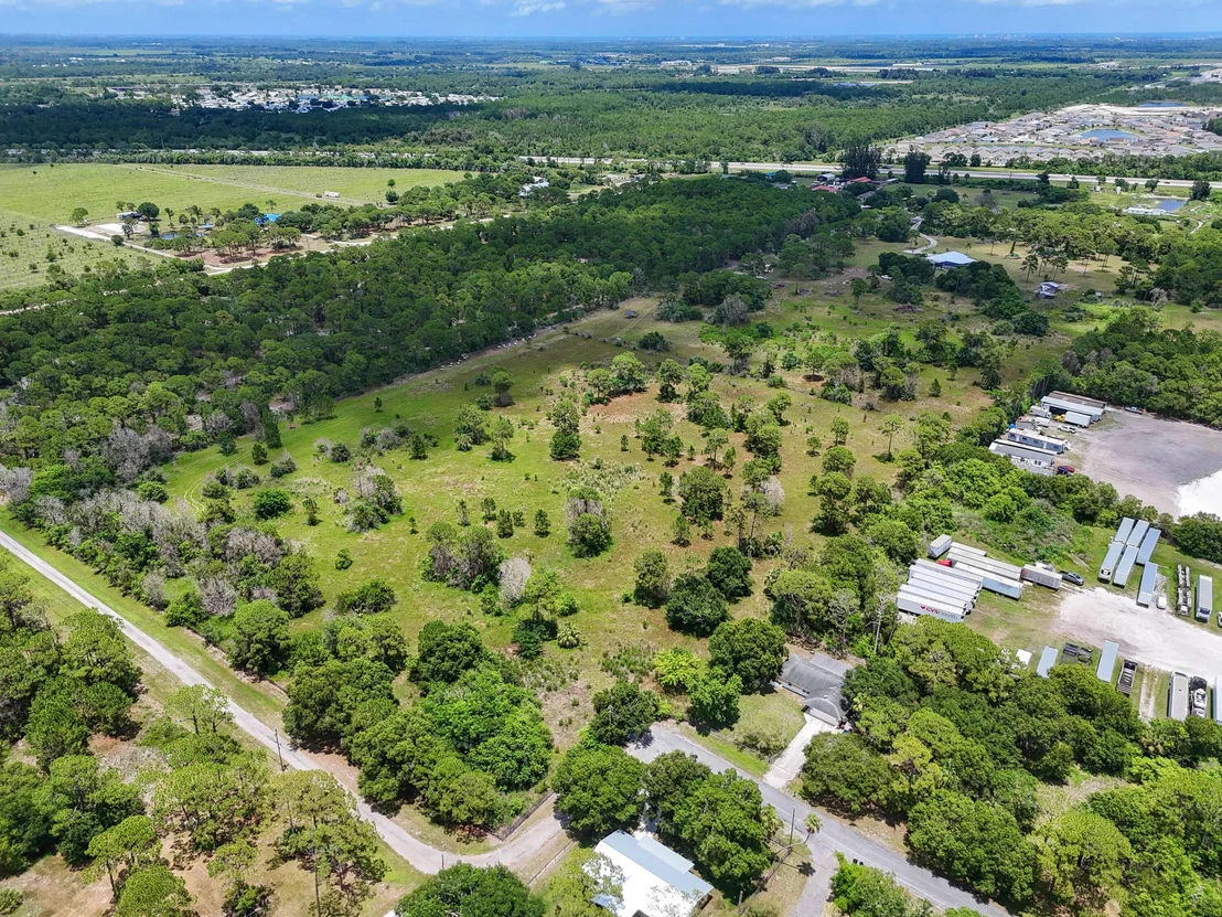 Photo of 425 N FFA Road