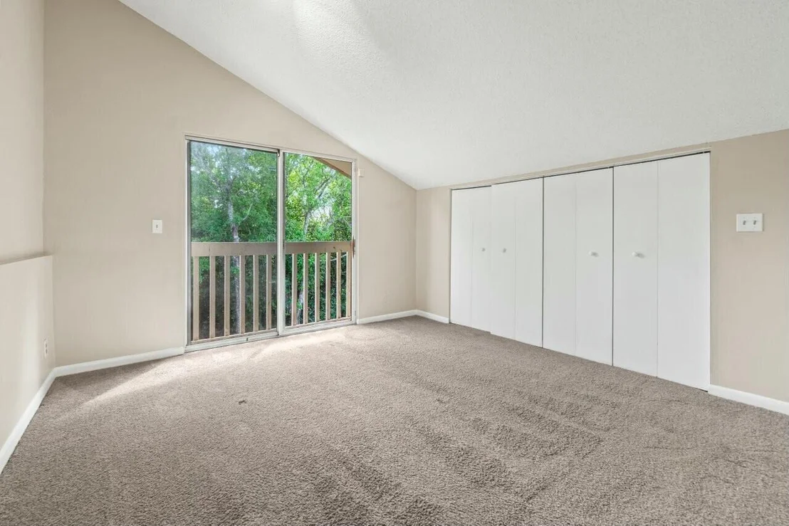 Photo of 262 Maplecrest Circle