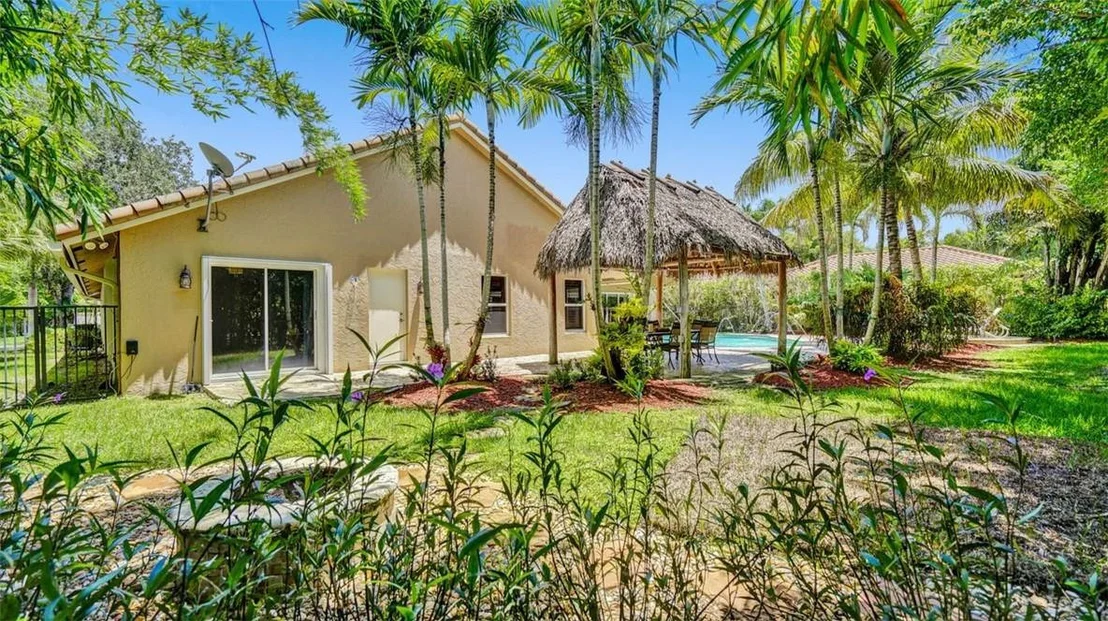 Photo of 475 Sabal Way