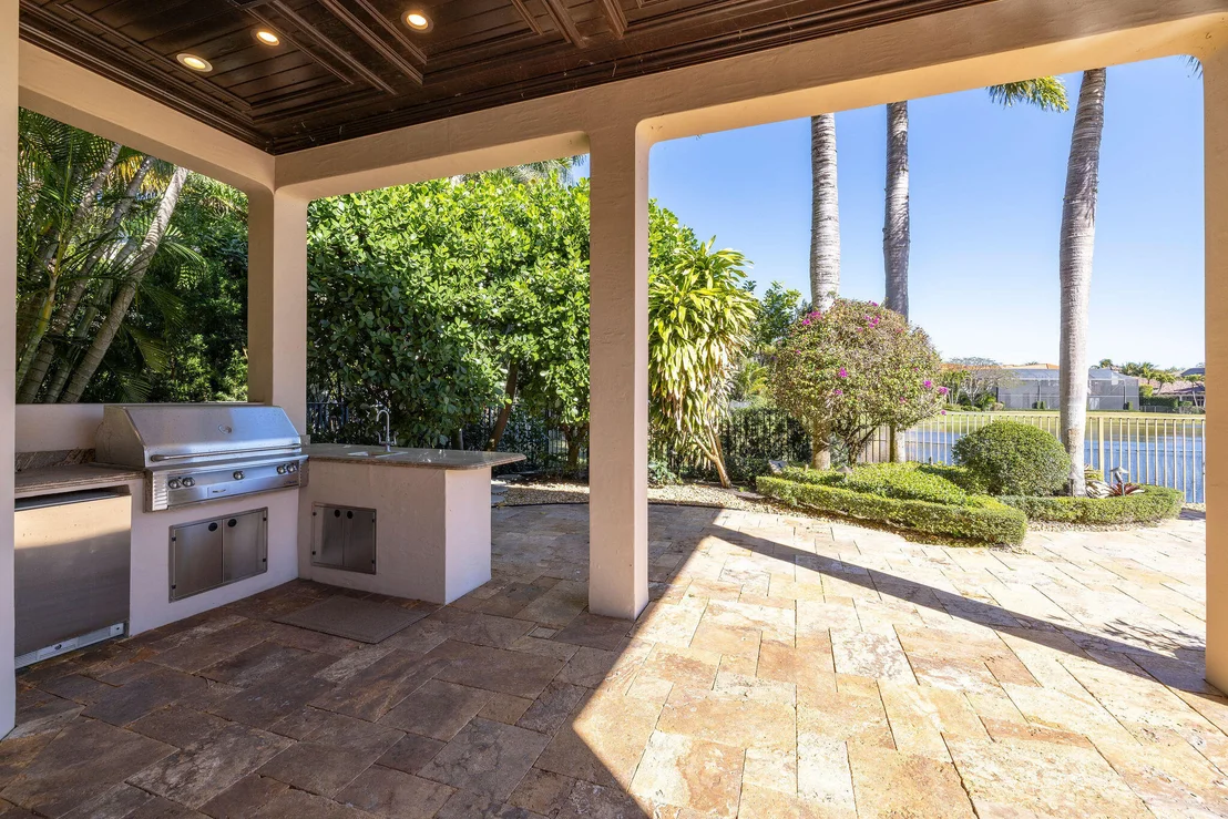Photo of 9253 Este Lago Drive