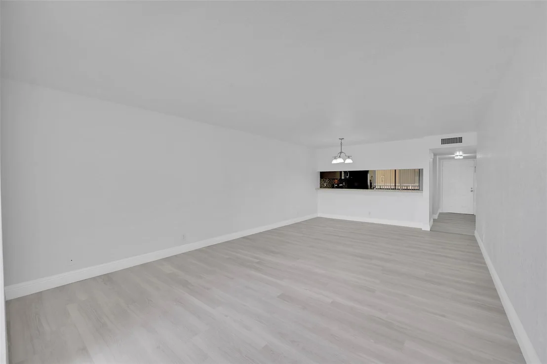 Photo of Unit 407 at 8020 Hampton Boulevard