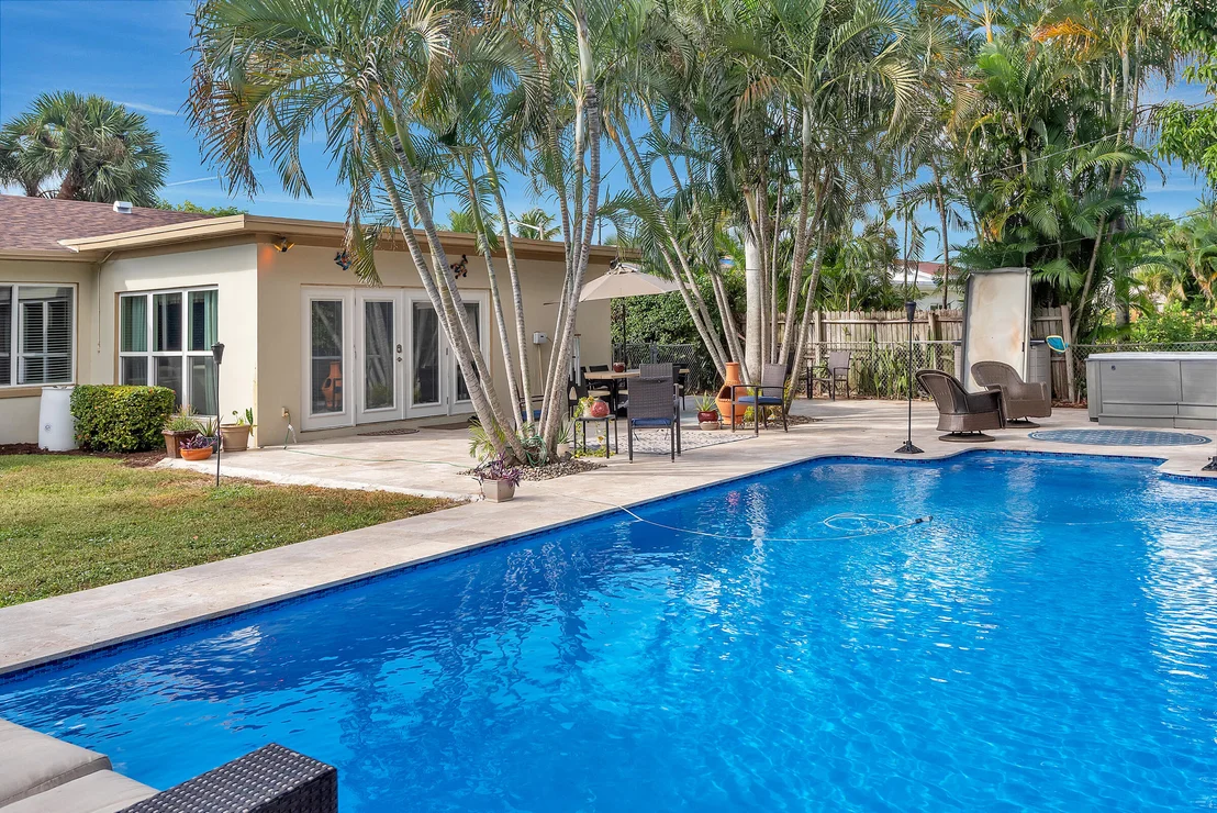 Photo of 327 Ellamar Road
