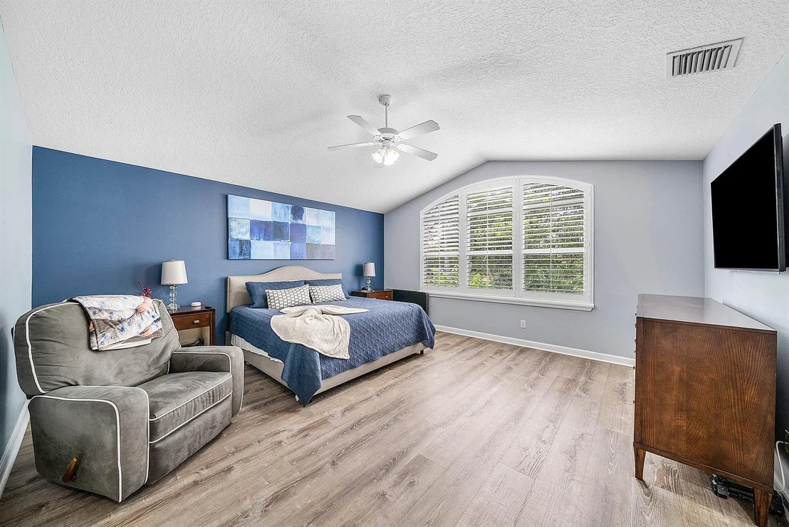 Photo of 1624 W Classical Boulevard