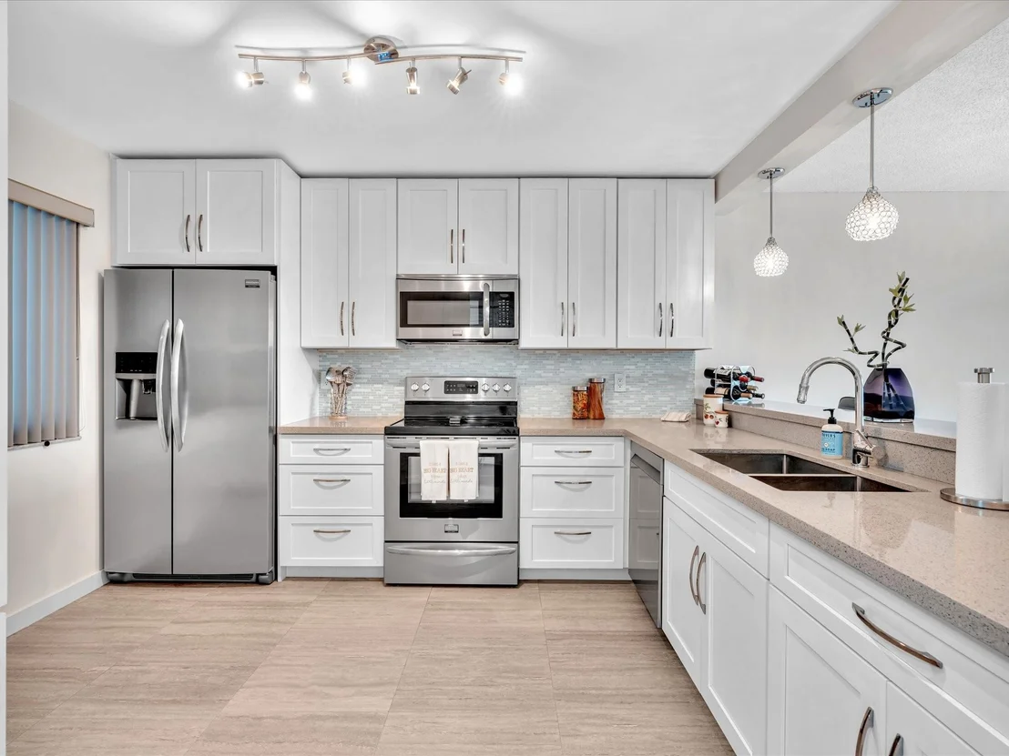 Photo of Unit 403 at 8010 Hampton Boulevard