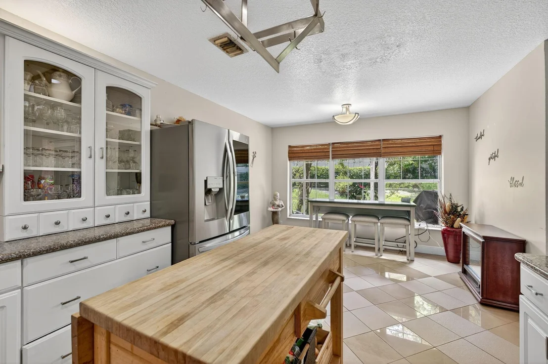 Photo of 5565 American Circle