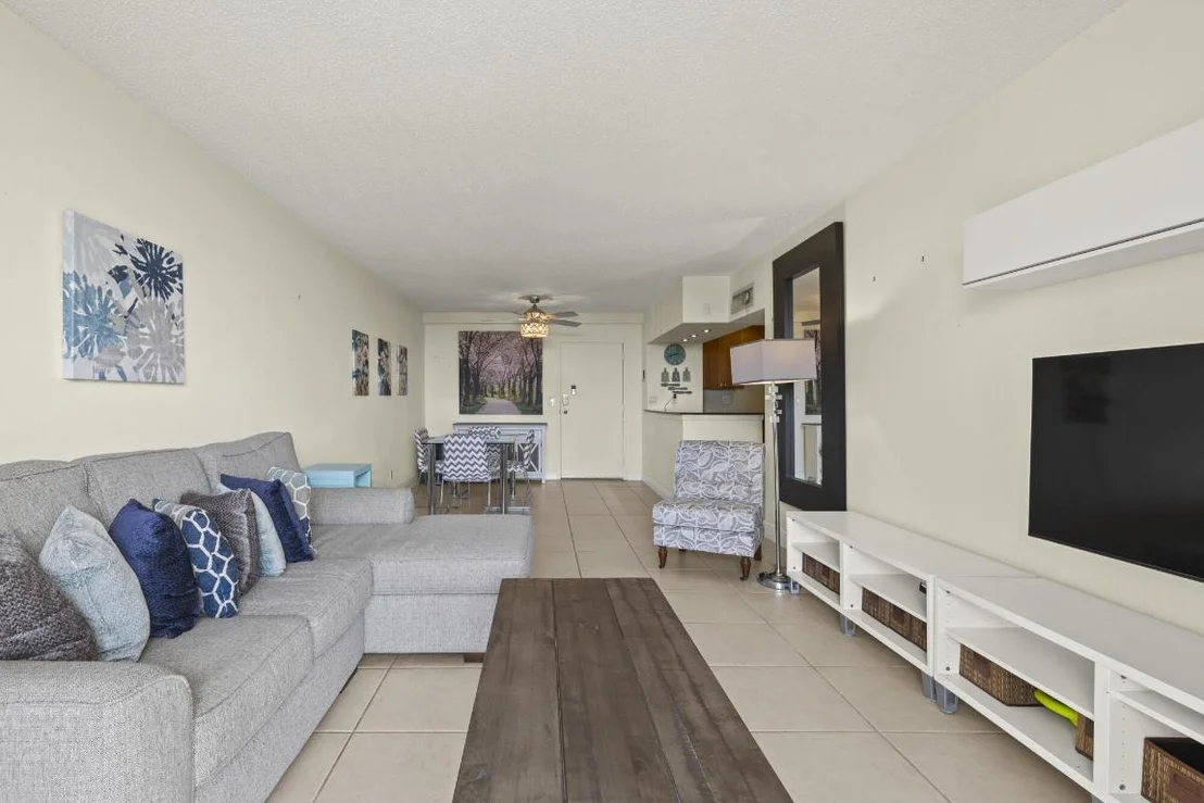 Photo of Unit 607 at 1830 Embassy Drive