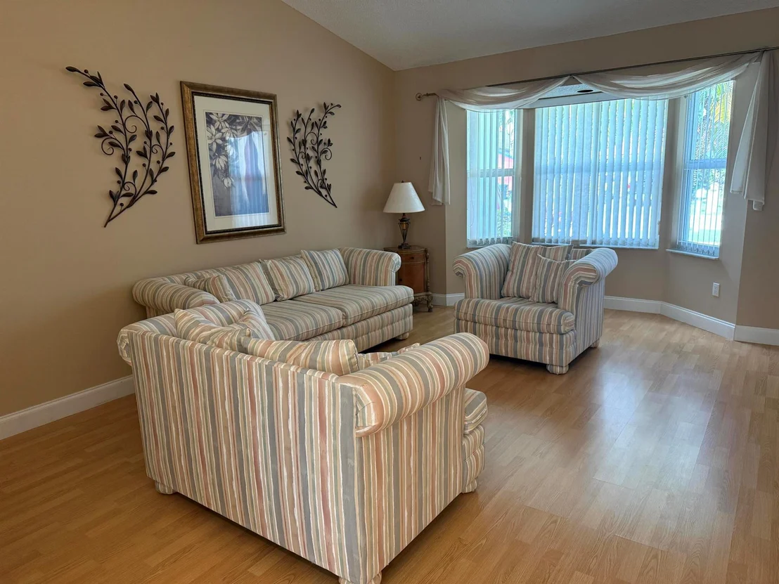Photo of 330 Oregon Lane