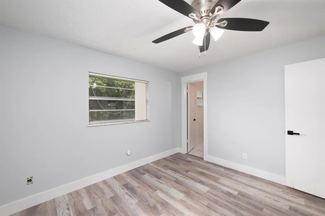 Photo of 6008 Palm Drive