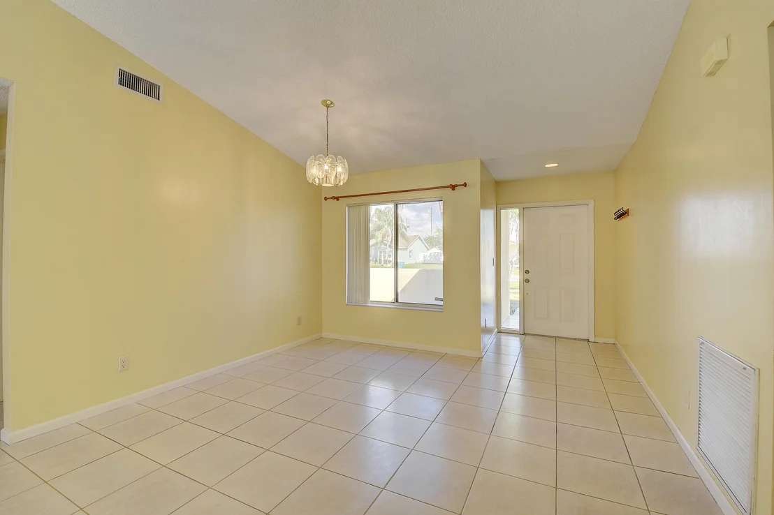 Photo of 742 W Ocean Drive