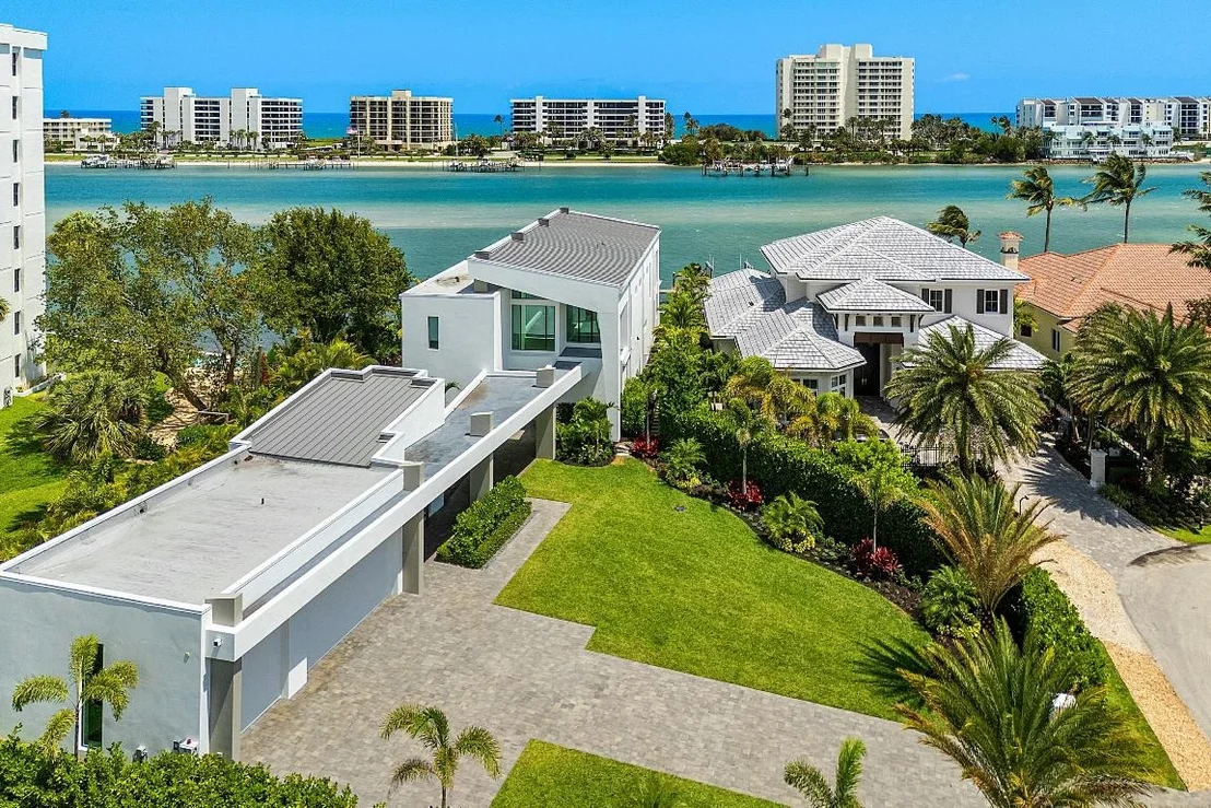 Photo of 3445 Harbor Road N
