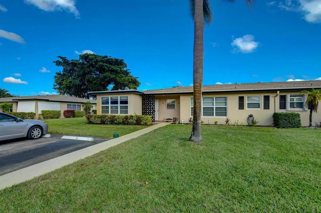 Photo of Unit B at 955 Circle Drive