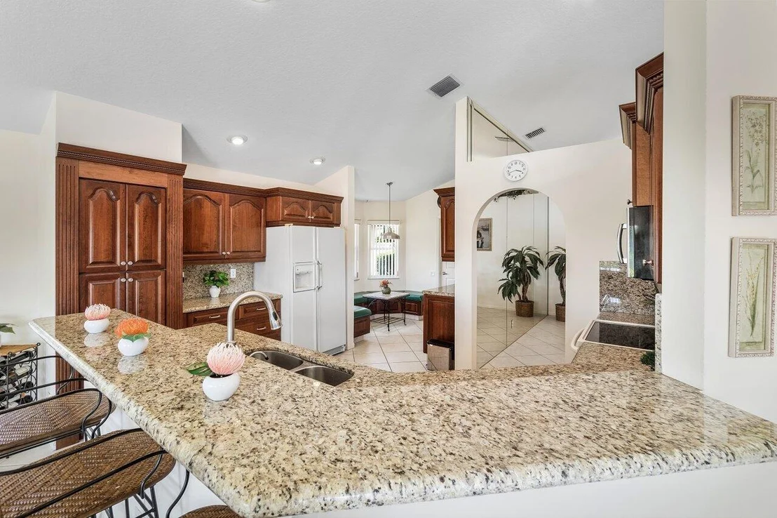 Photo of 7337 Falls Road W