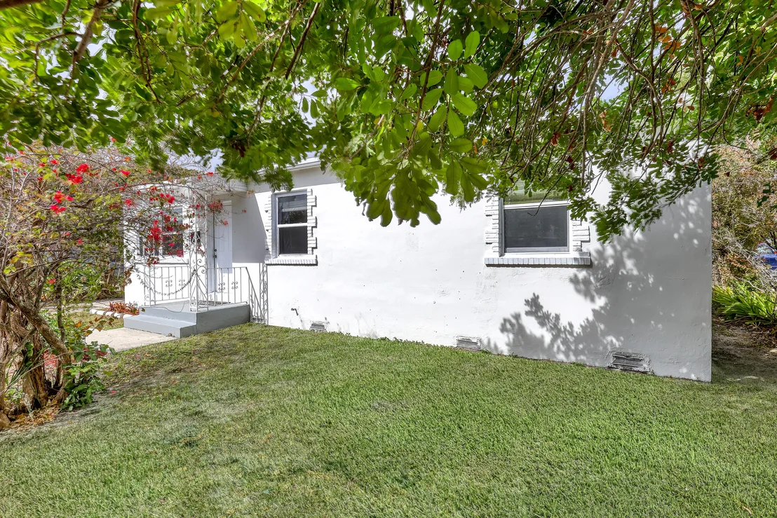 Photo of 247 Silver Beach Road