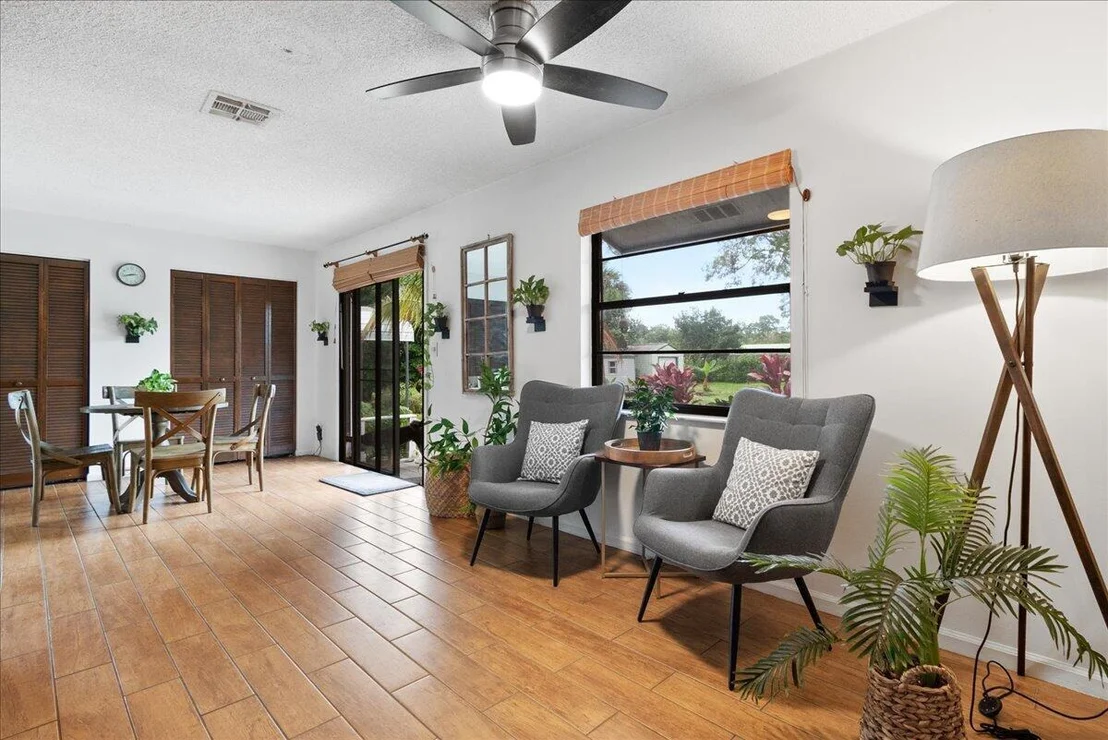 Photo of 12809 Sunset Boulevard