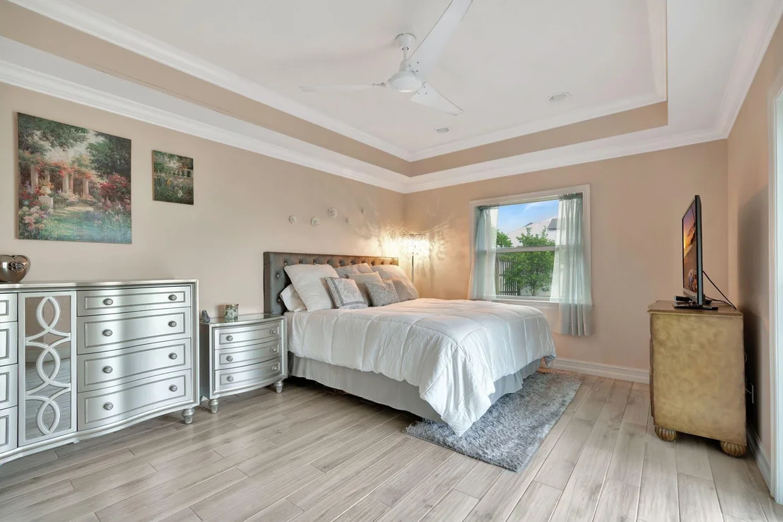 Photo of 17683 Carver Avenue