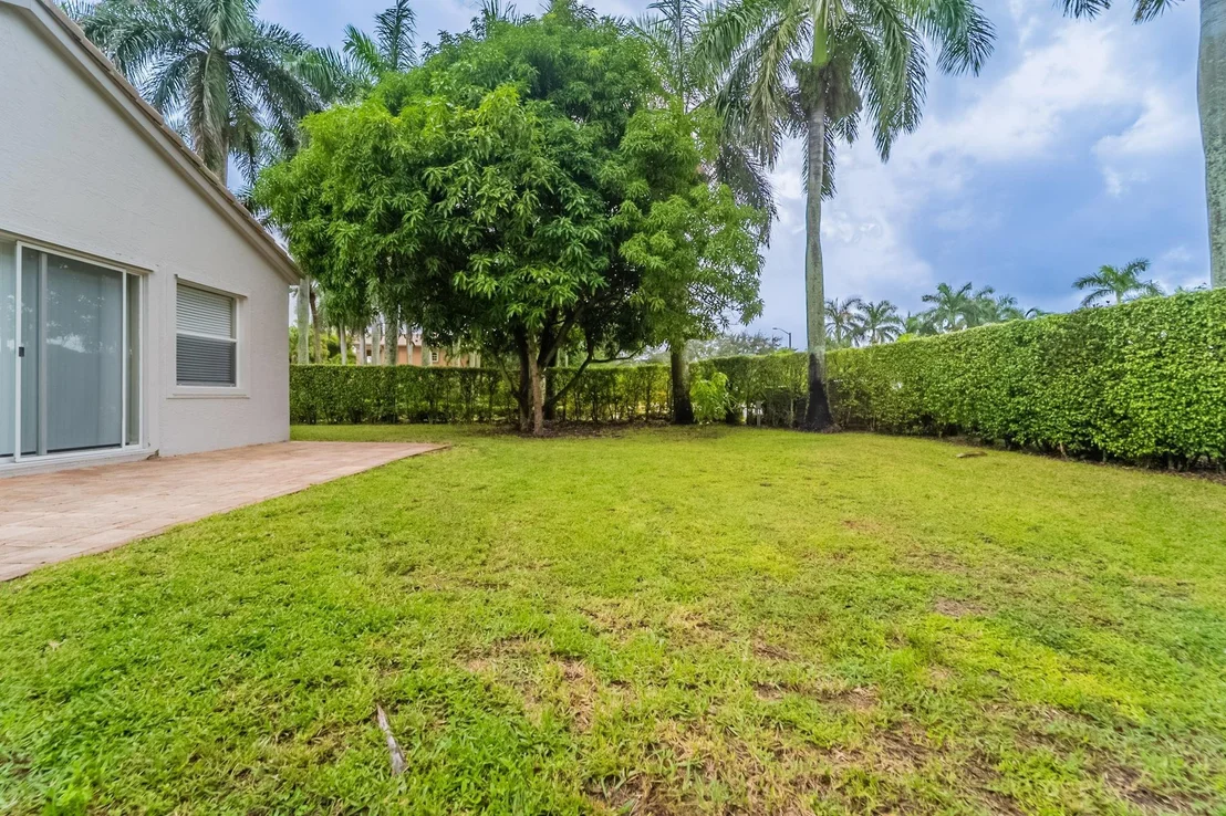 Photo of 6359 Stonehurst Circle