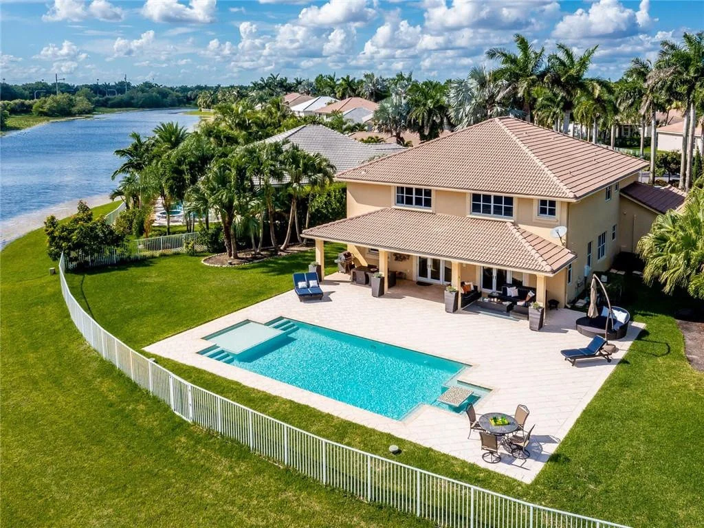 Photo of 2102 Quail Roost Drive