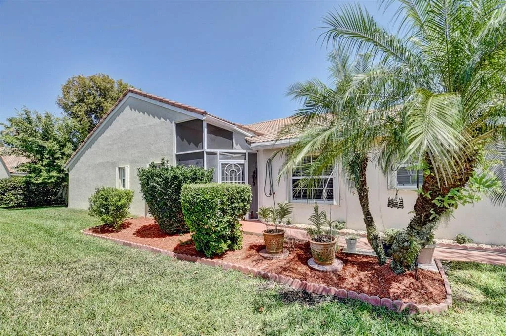 Photo of 6125 Heliconia Road
