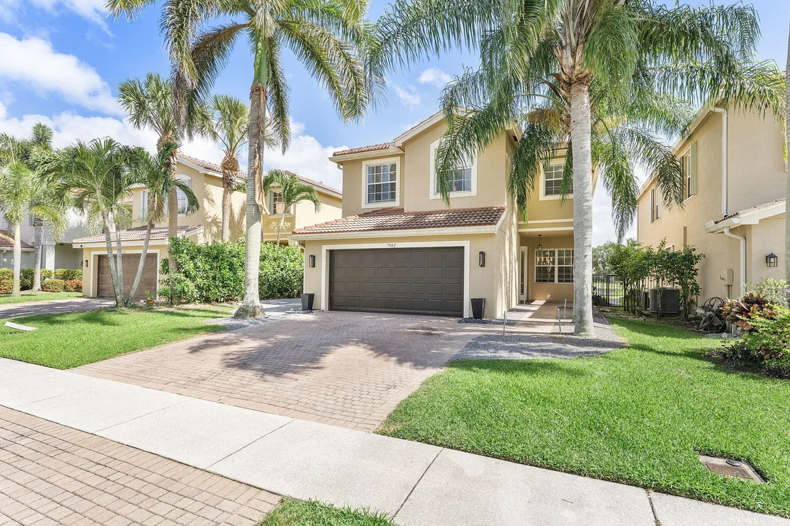 Photo of 7942 Parsons Pine Drive