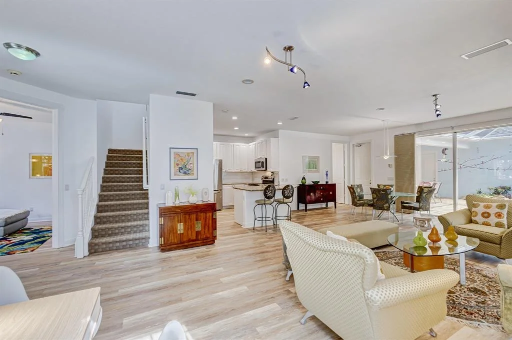 Photo of 185 Barbados Drive