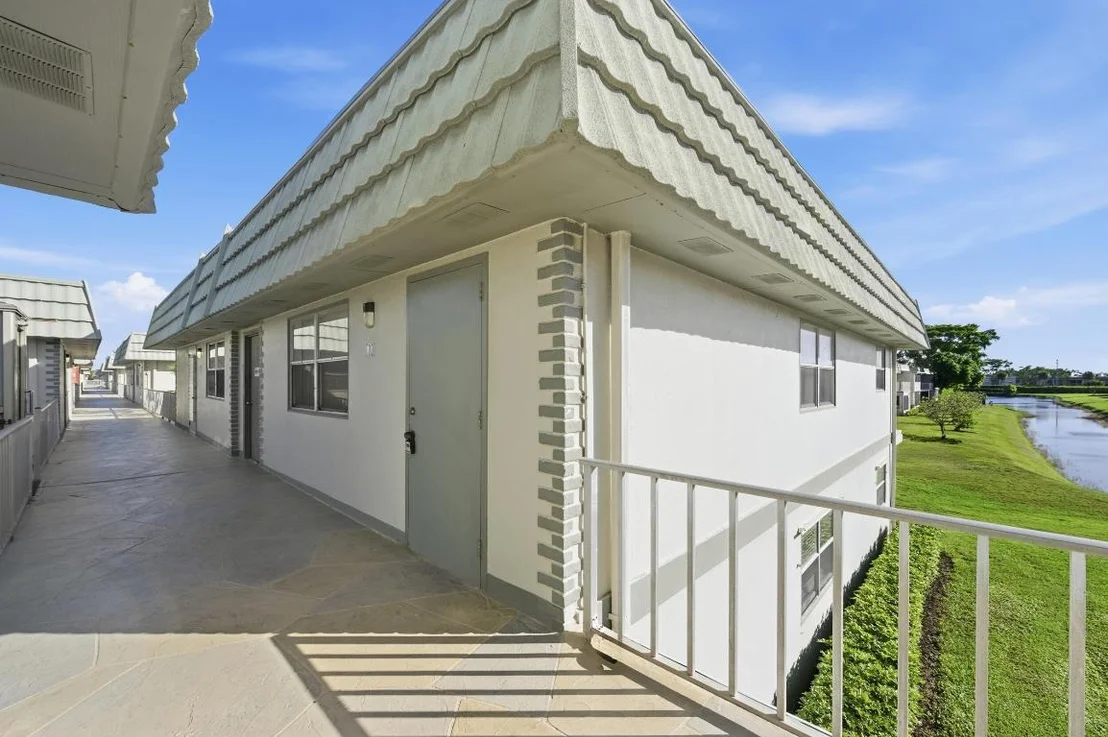 Photo of 710 Monaco O
