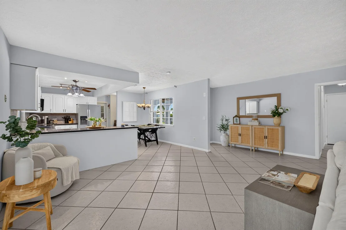 Photo of 2409 NW Everglades Boulevard