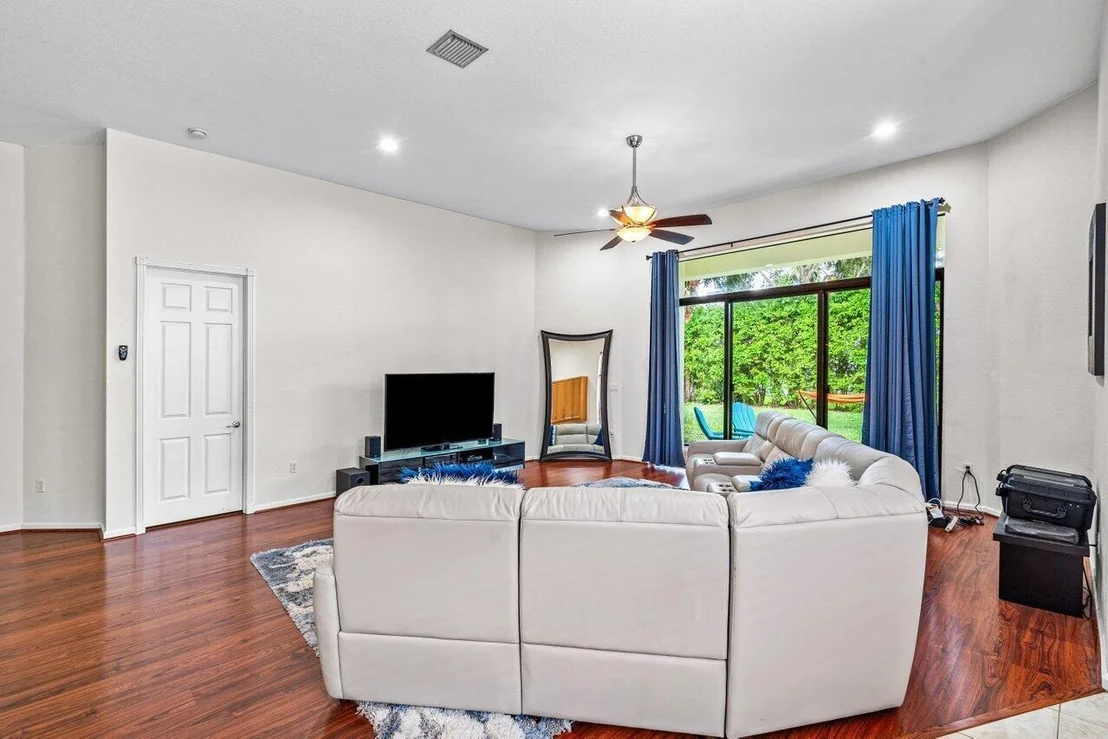 Photo of 9786 Isles Cay Drive