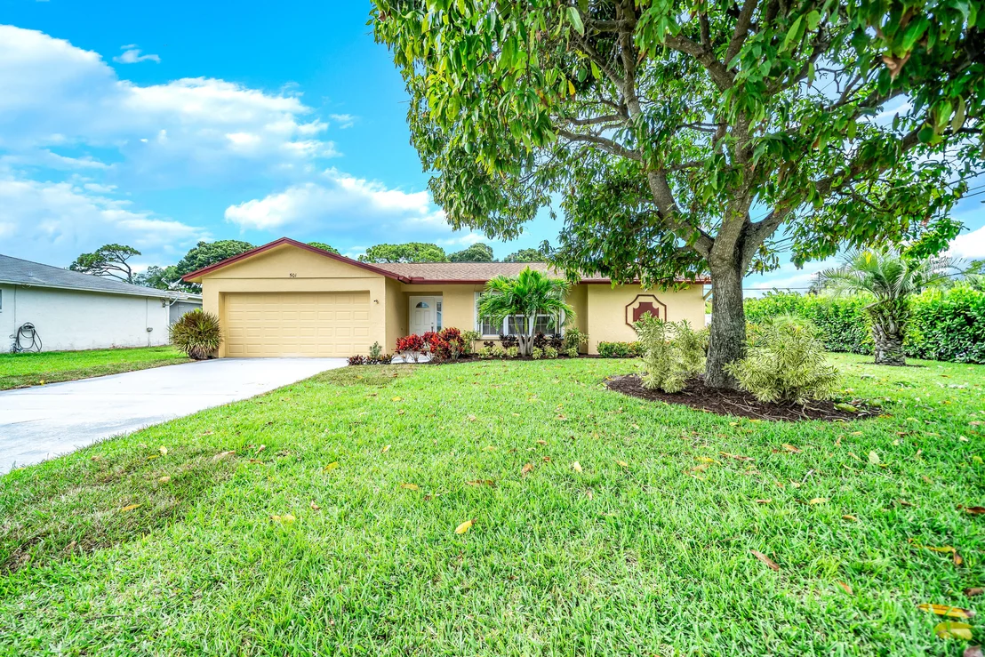 Photo of 501 Oak Terrace