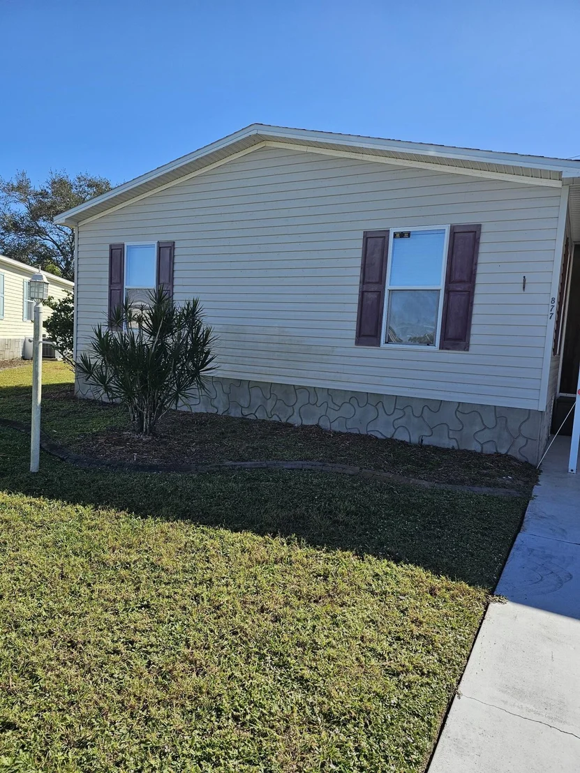 Photo of 877 Laurel Circle