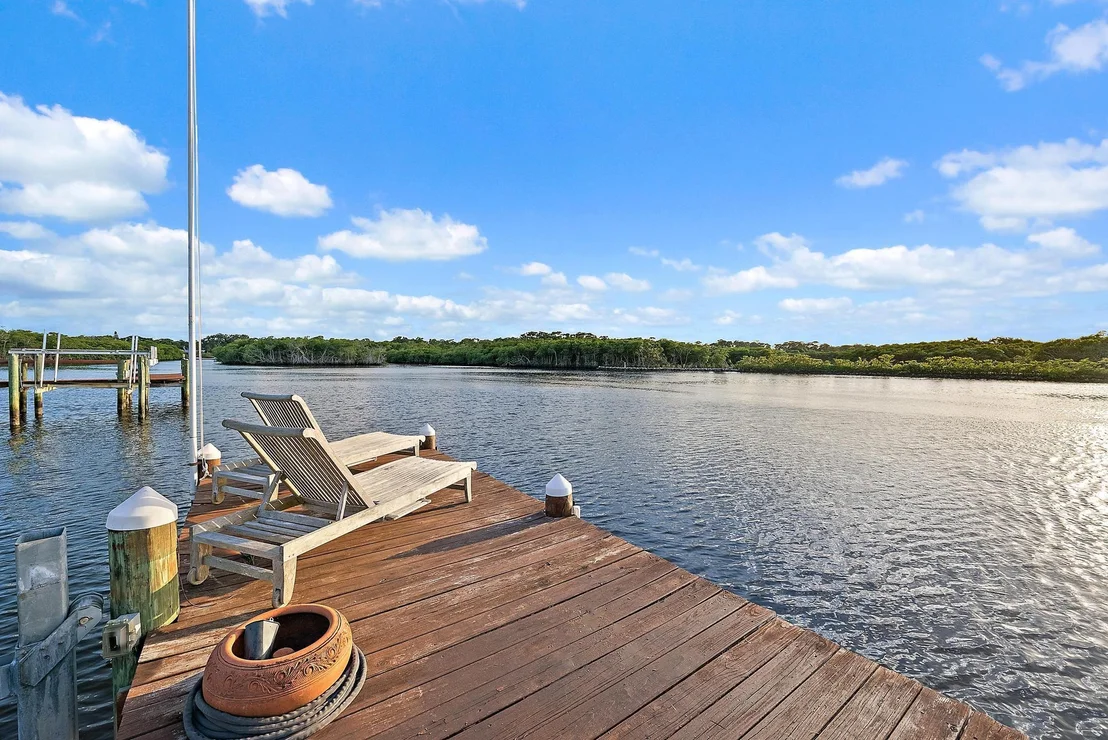 Photo of 8575 SE Water Oak Place
