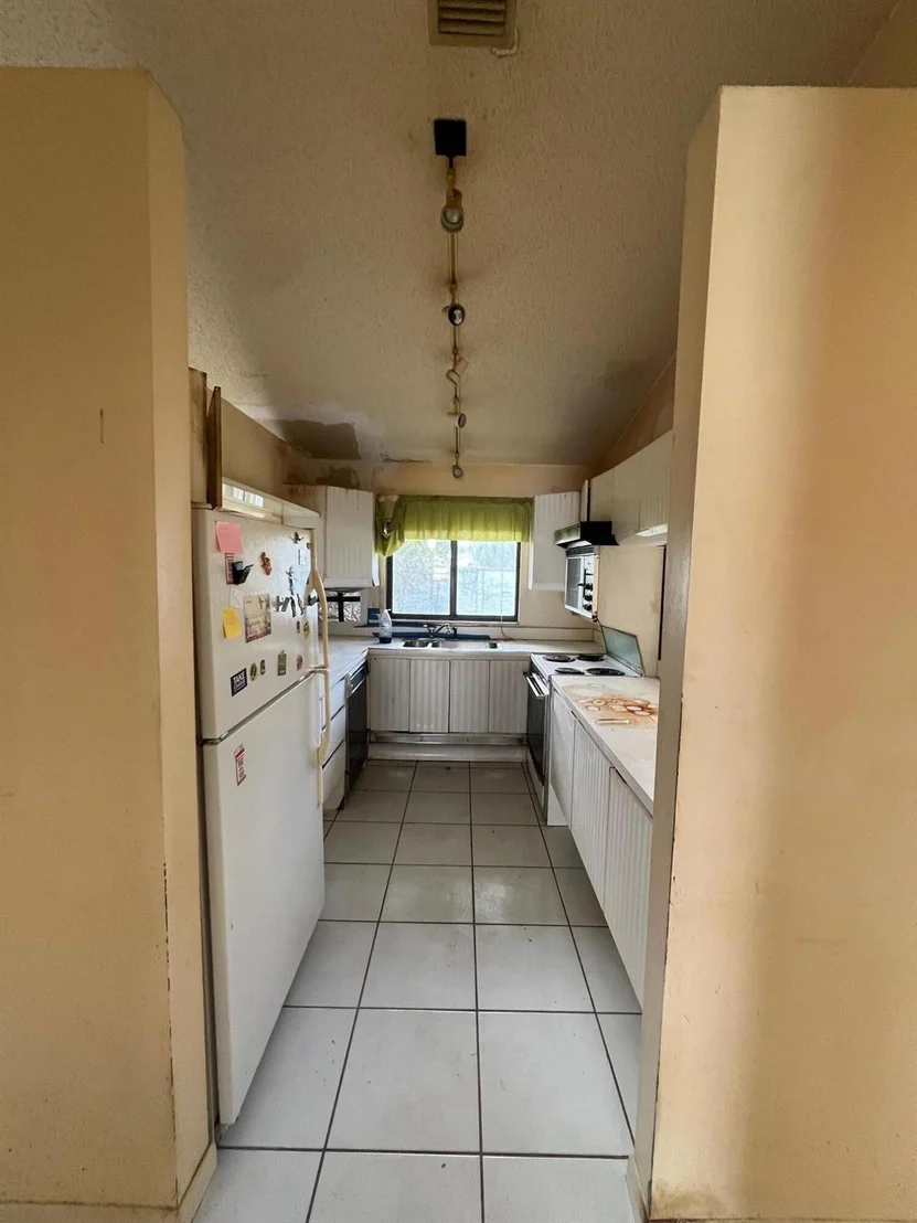 Photo of 702 Enfield Road