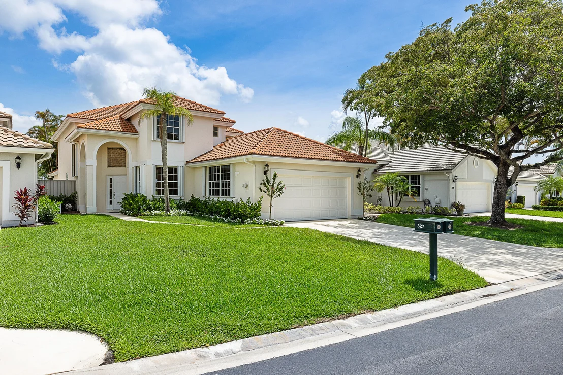 Photo of 327 Eagleton Golf Drive
