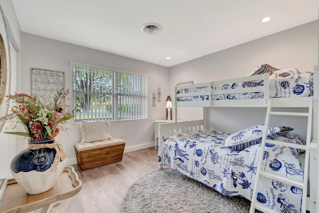 Photo of 302 Venice Drive